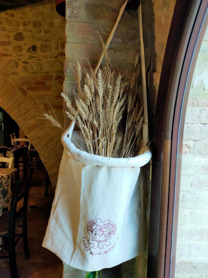 Torre Della Botonta Bed & Breakfast Castel Ritaldi Dış mekan fotoğraf