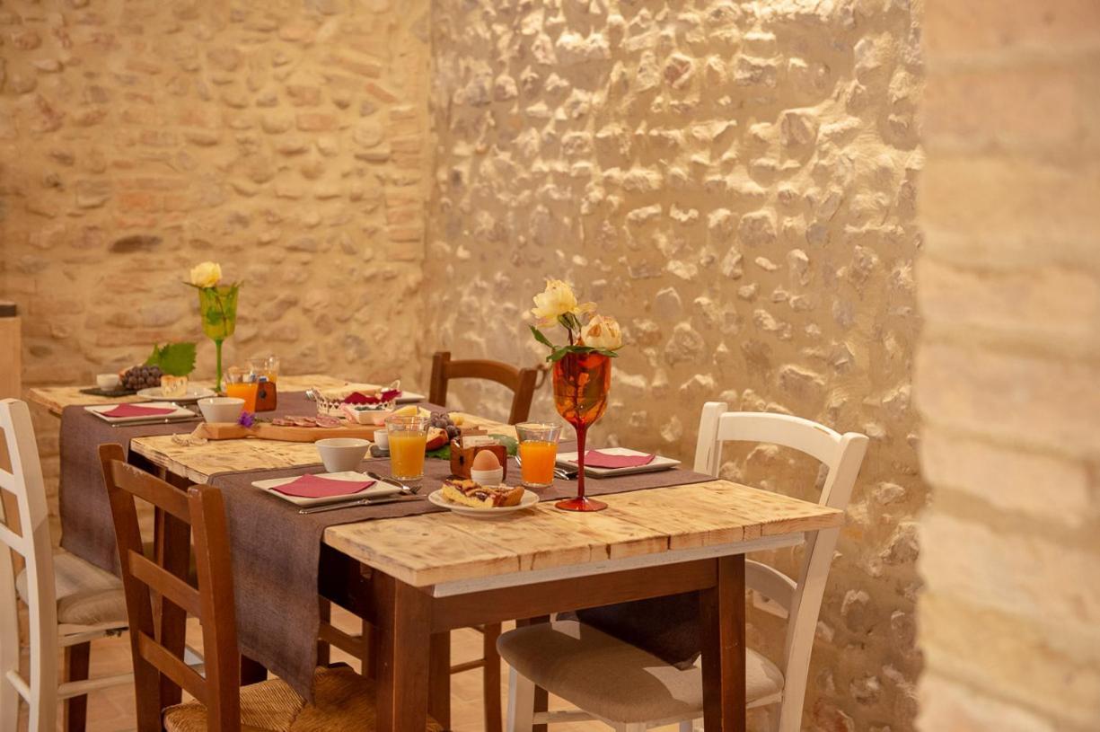 Torre Della Botonta Bed & Breakfast Castel Ritaldi Dış mekan fotoğraf