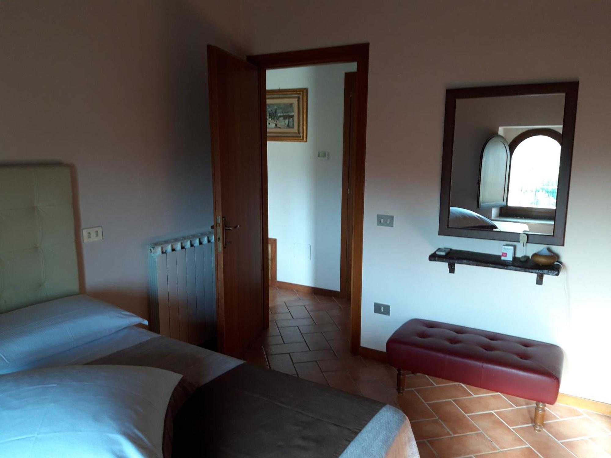 Torre Della Botonta Bed & Breakfast Castel Ritaldi Oda fotoğraf