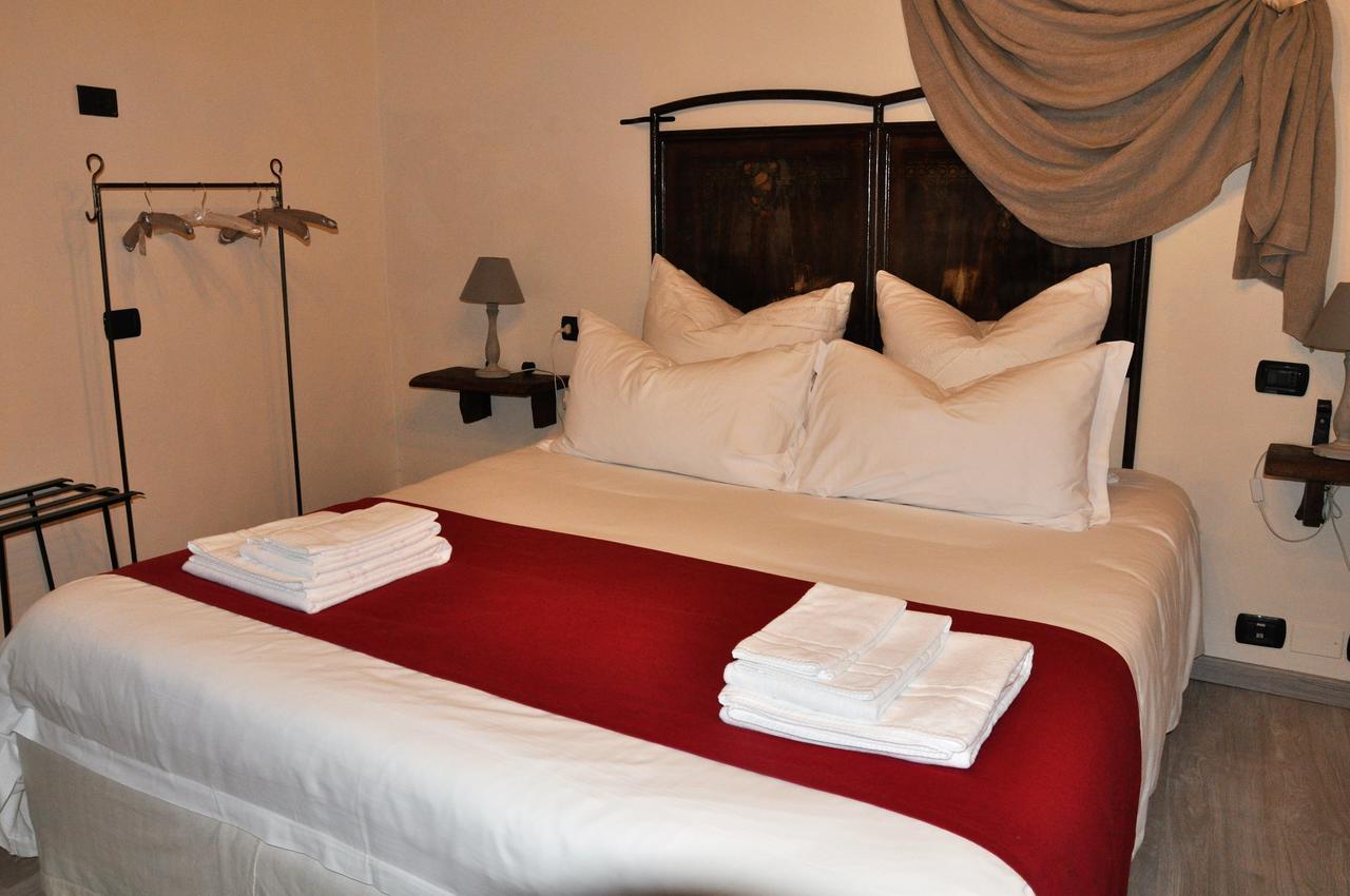 Torre Della Botonta Bed & Breakfast Castel Ritaldi Dış mekan fotoğraf